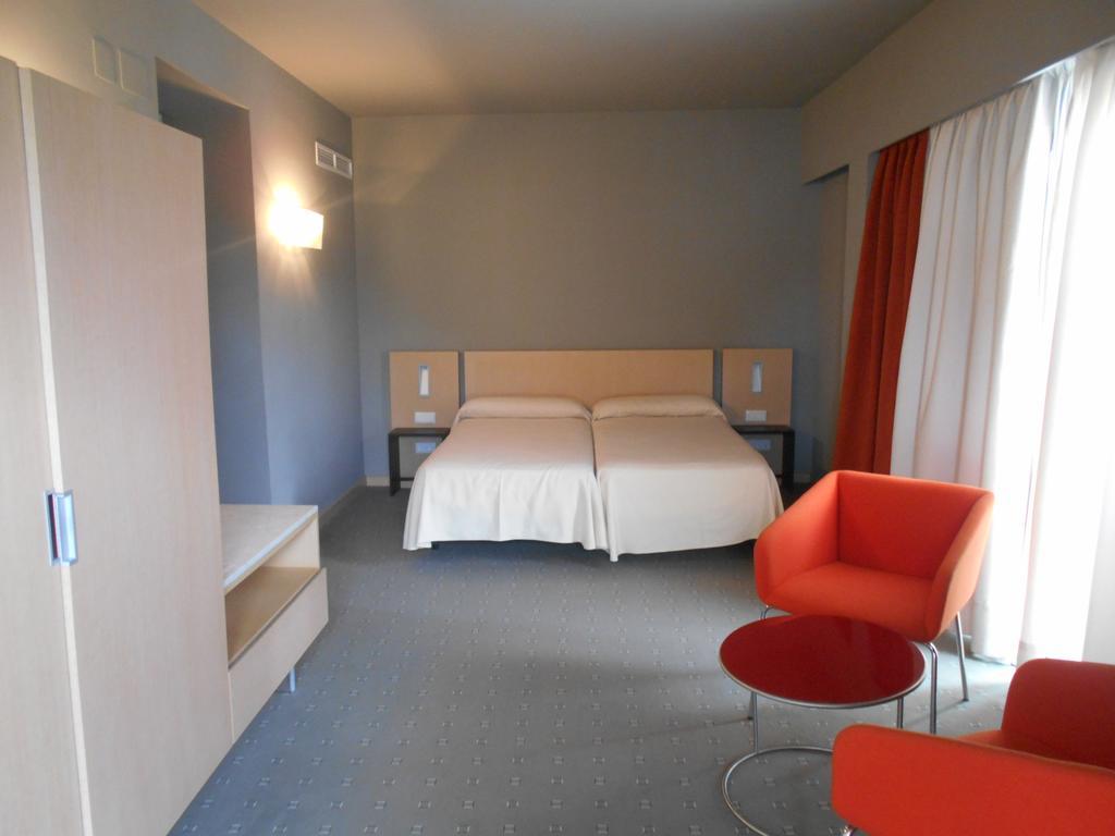 Hotel Montgo 2*